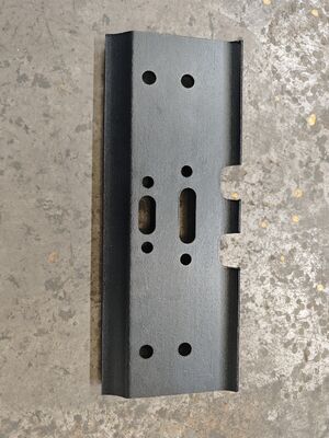 TST135A Rupsschoen Drievoudige Grouser rupsschoen Pitch TG135A-6-400-0100